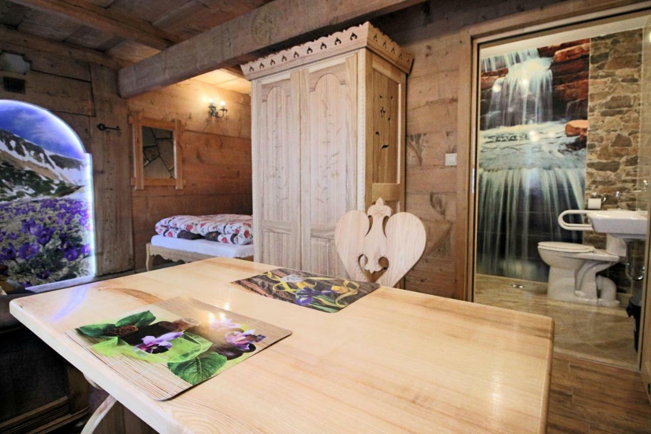 Goralski Domek Walus Zakopane - Scisle Centrum - Jedyny Domek Na Krupowkach Exterior foto
