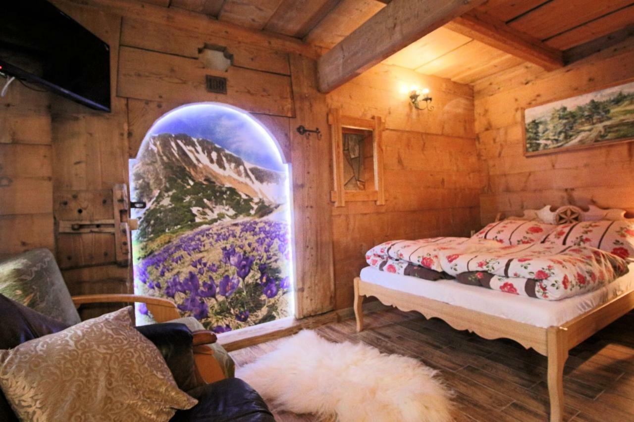 Goralski Domek Walus Zakopane - Scisle Centrum - Jedyny Domek Na Krupowkach Exterior foto